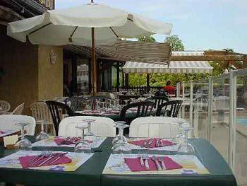 Brit Hotel Vallee Du Lot Fumel Екстер'єр фото